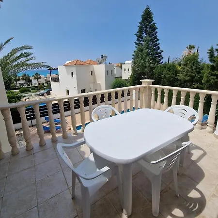 Villa 3 Bedroom Villa, Close To Coral Bay Strip And The