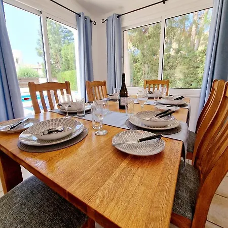 Villa 3 Bedroom Villa, Close To Coral Bay Strip And The Paphos